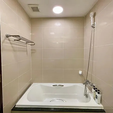 The Kris Cozy 2-Bedrooms Apartment Patong Exterior photo