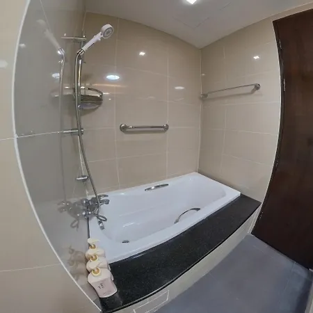 The Kris Cozy 2-Bedrooms Apartment Patong Exterior photo