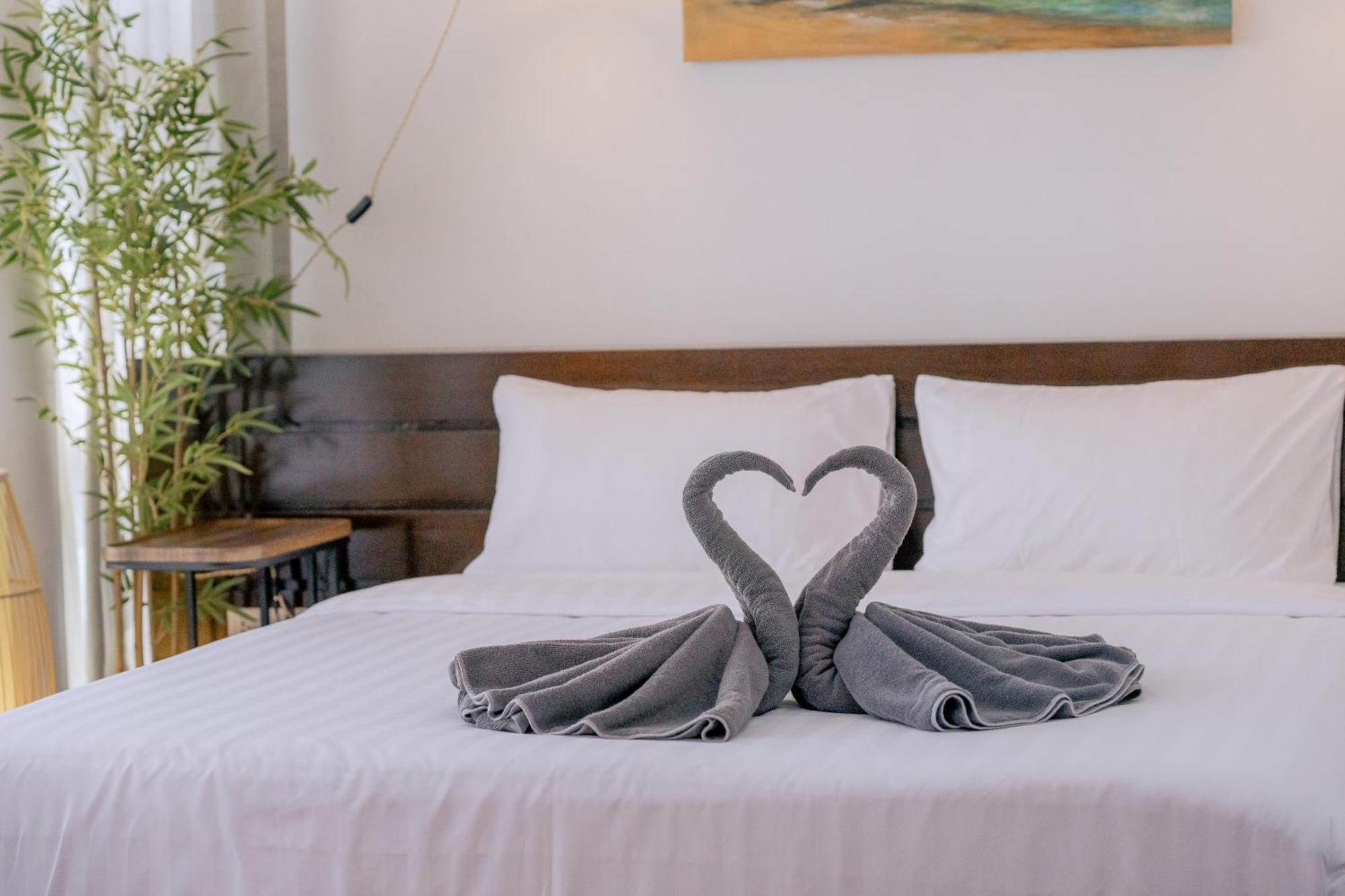 The Kris Cozy 2-bedrooms